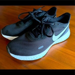 Nike W9 Running Shoe Sneaker